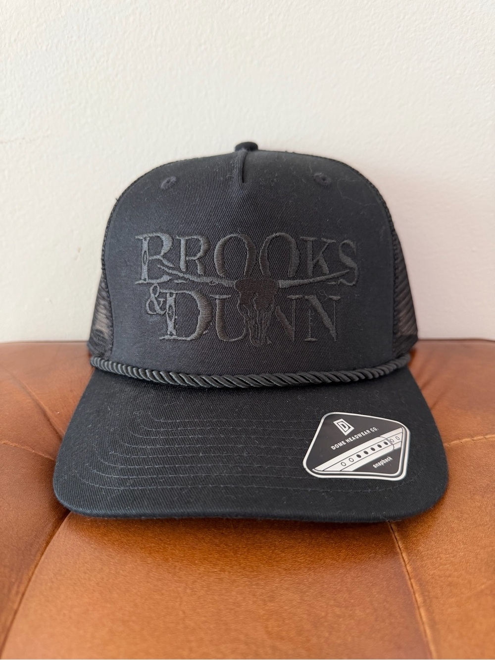 Brooks & Dunn NWT Official Concert Merch Black Rope-Detail Trucker Hat Unisex